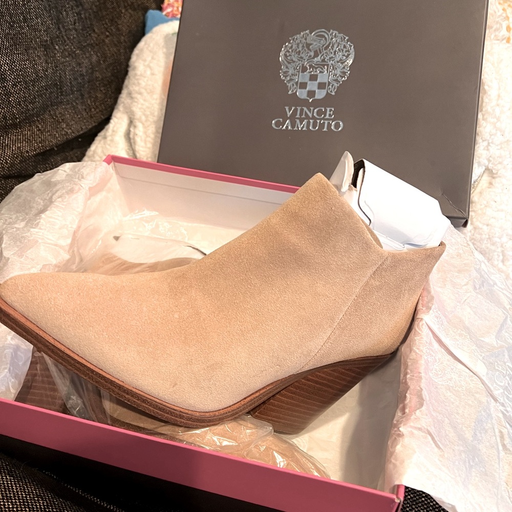 Vince Camuto BNIB bootie